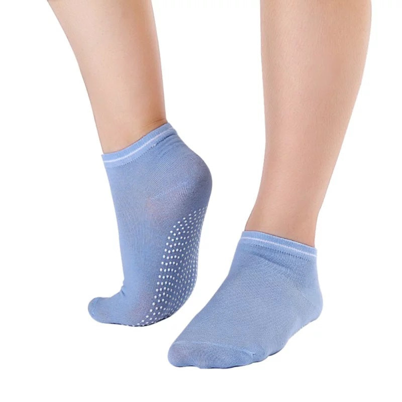 Non Slip Polyester Socks Indoor Playground Gymastic Bounce Grippy Trampoline  Socks - China Trampoline Socks and Antislip Socks price